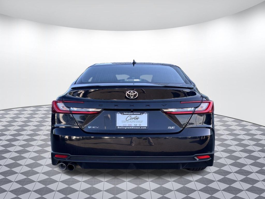 2025 Toyota Camry SE - Photo 6