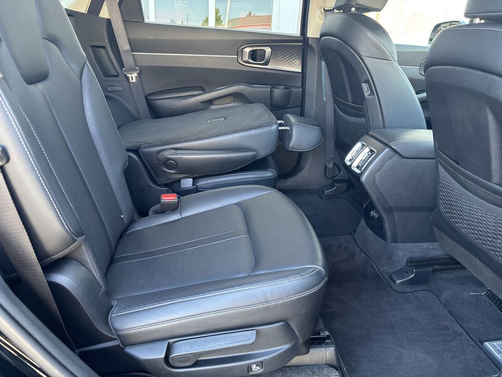 2025 Kia Sorento EX - Photo 29