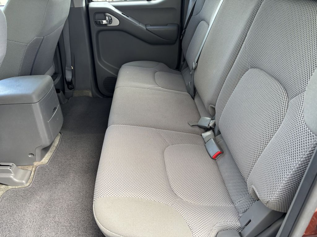 2016 Nissan Frontier SV - Photo 24