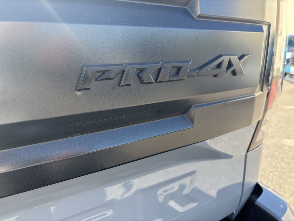 2025 Nissan Frontier PRO-4X - Photo 11