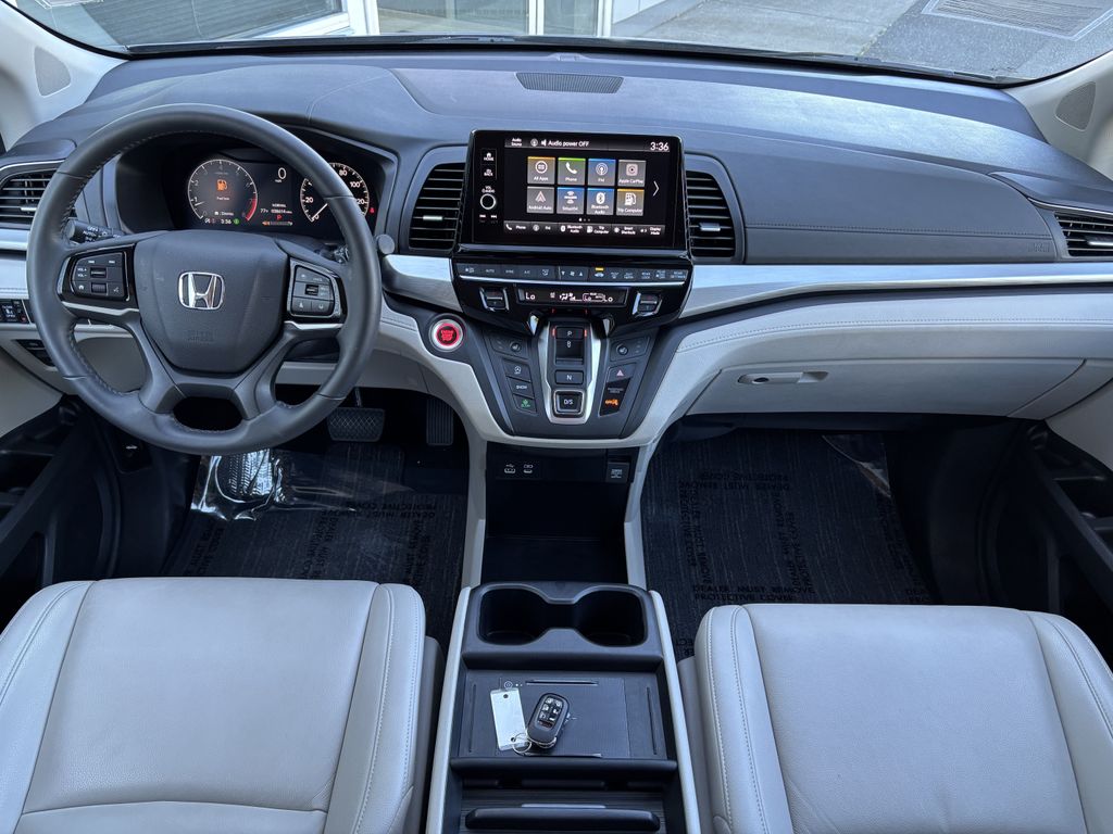 2025 Honda Odyssey EX-L - Photo 17