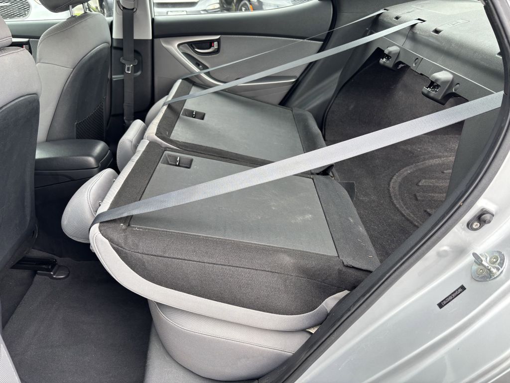 2011 Hyundai Elantra GLS - Photo 25