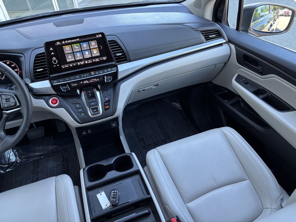 2025 Honda Odyssey EX-L - Photo 18