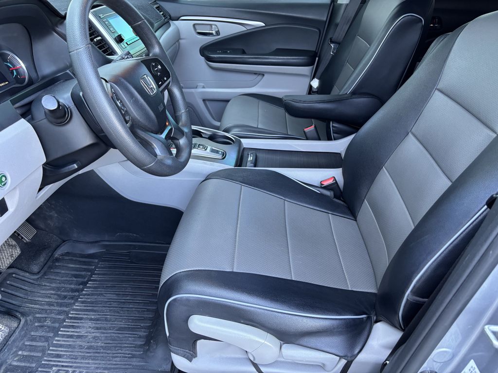 2021 Honda Pilot LX - Photo 13