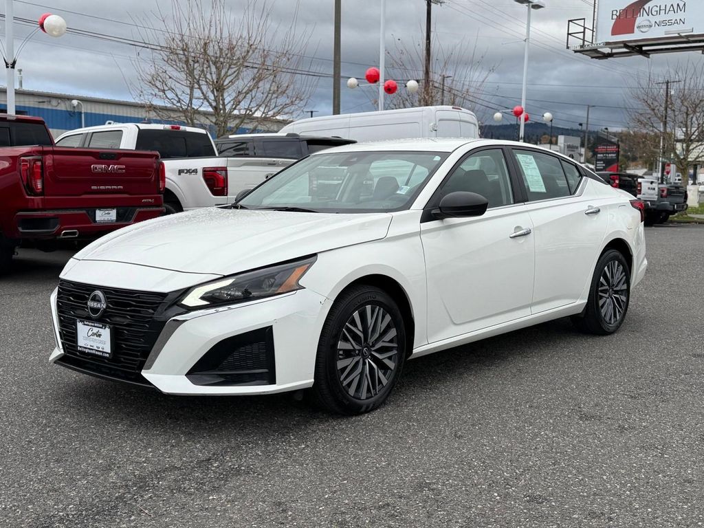 2025 Nissan Altima 2.5 SV photo 2