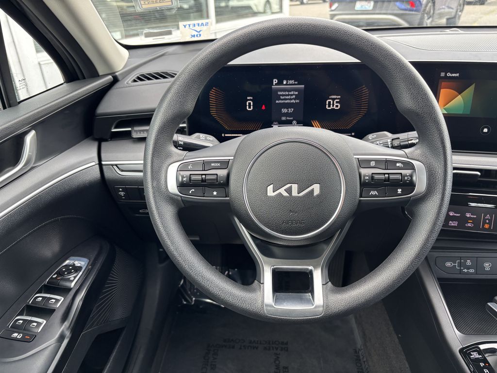2026 Kia K5 LXS - Photo 11