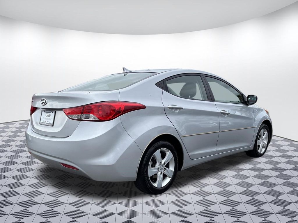 2011 Hyundai Elantra GLS - Photo 7