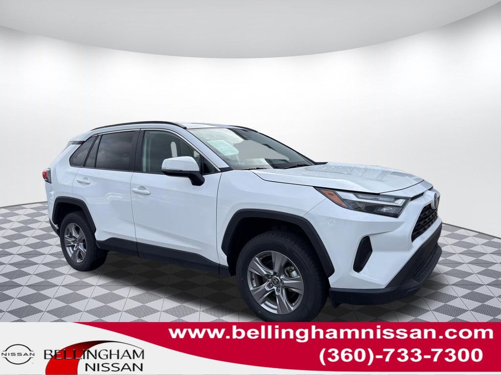 2024 Toyota RAV4 XLE AWD's photo
