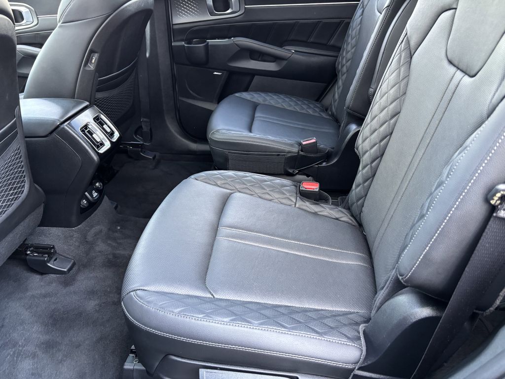 2022 Kia Sorento SX - Photo 24