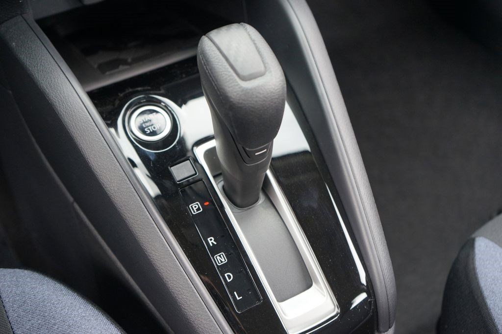 2025 Nissan Versa Sedan SV - Photo 19