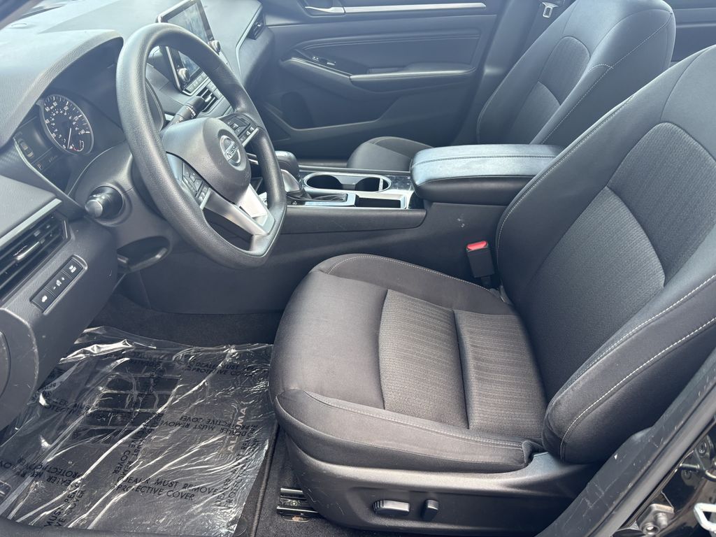 2021 Nissan Altima SV - Photo 13