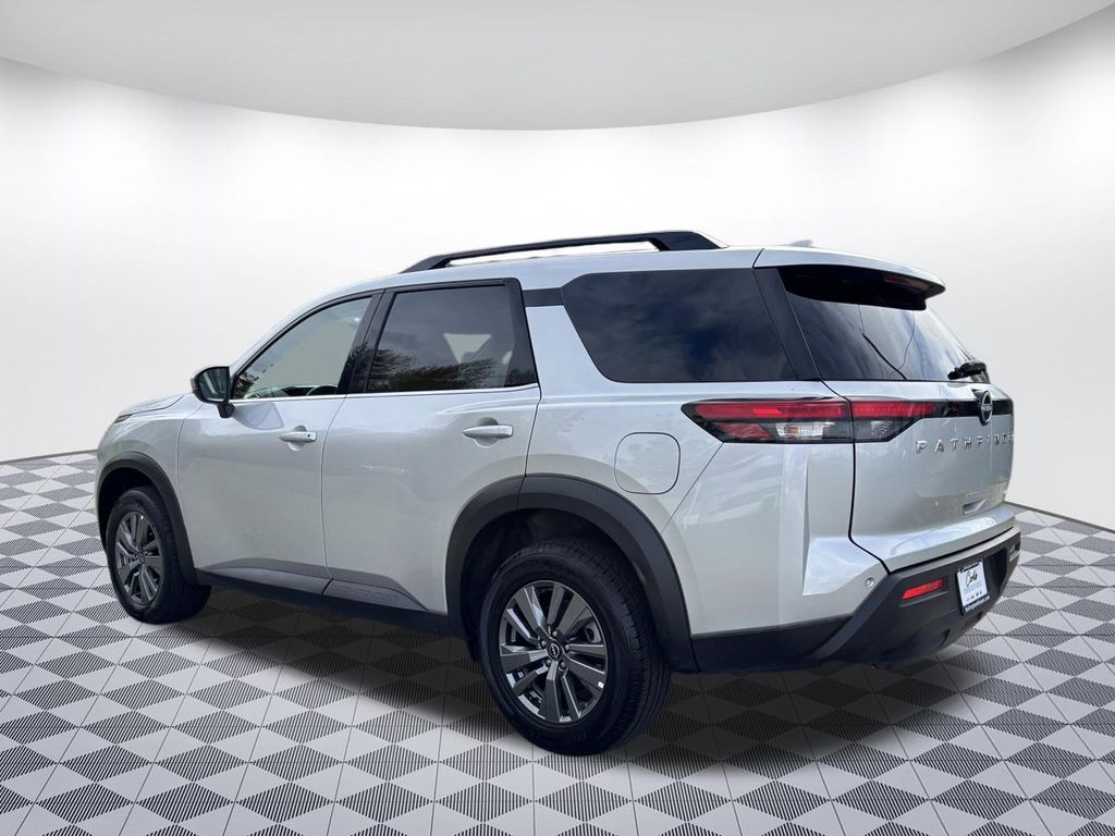 2025 Nissan Pathfinder SV - Photo 6