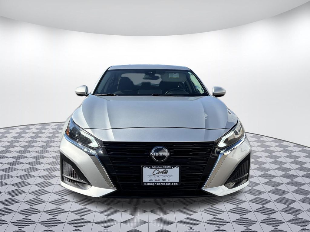 2024 Nissan Altima SV - Photo 2