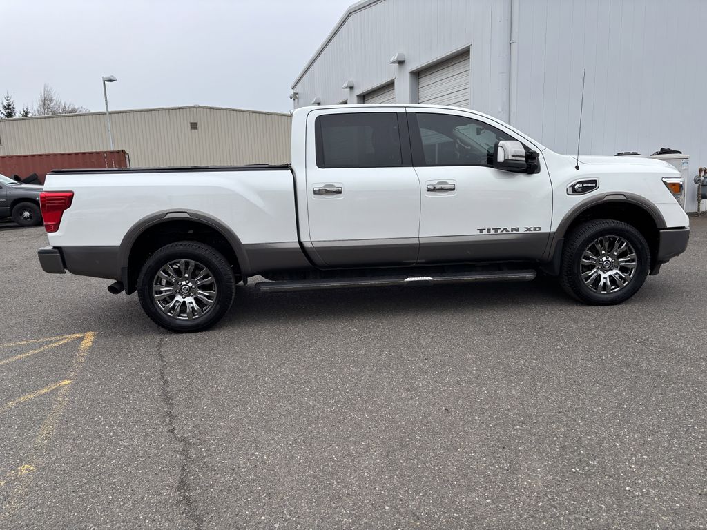 2019 Nissan Titan XD Platinum Reserve - Photo 8