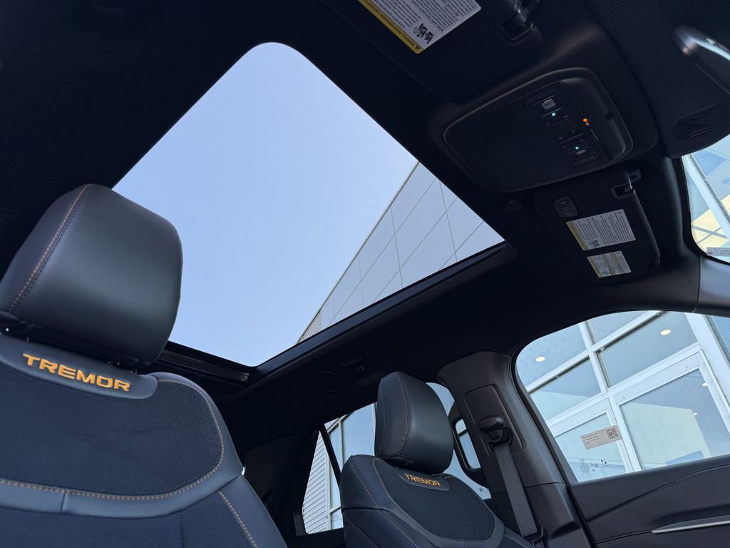 2026 Ford Explorer Tremor - Photo 24