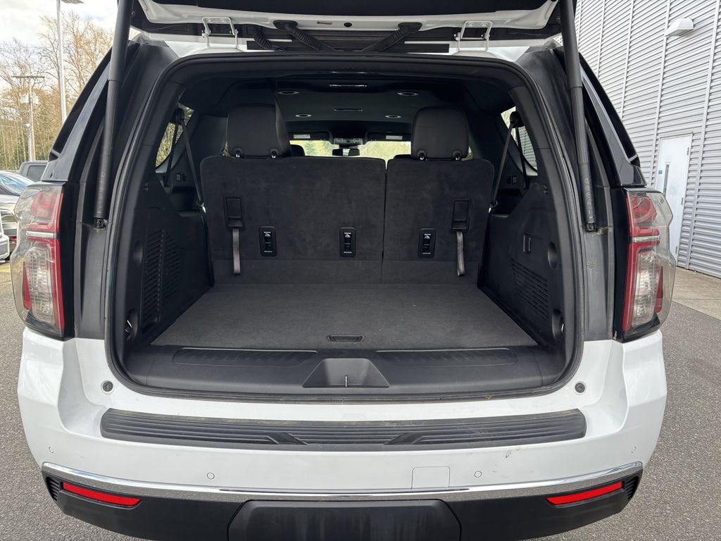 2024 Chevrolet Suburban LT - Photo 17