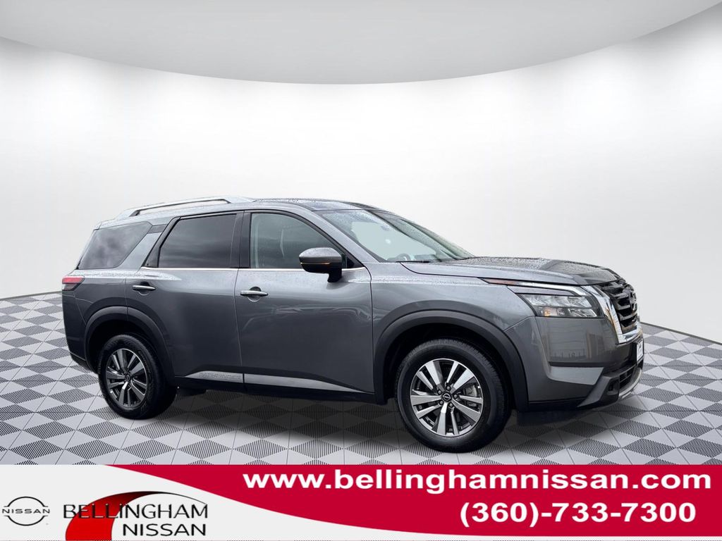 2025 Nissan Pathfinder SL 4WD's photo