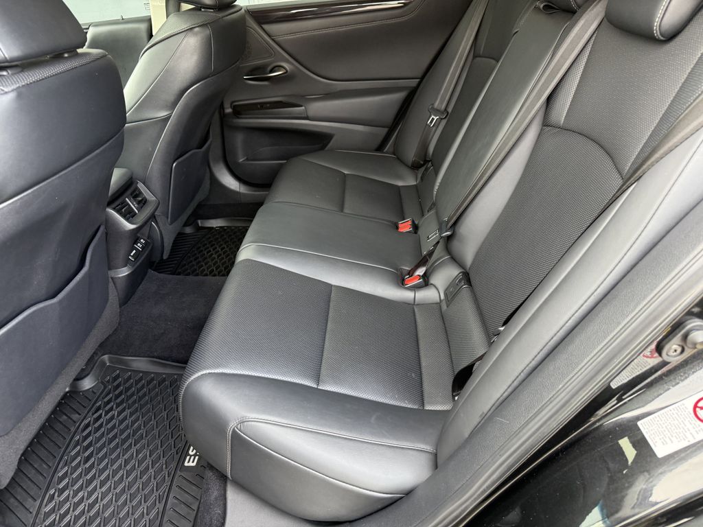 2019 Lexus ES 350 - Photo 25