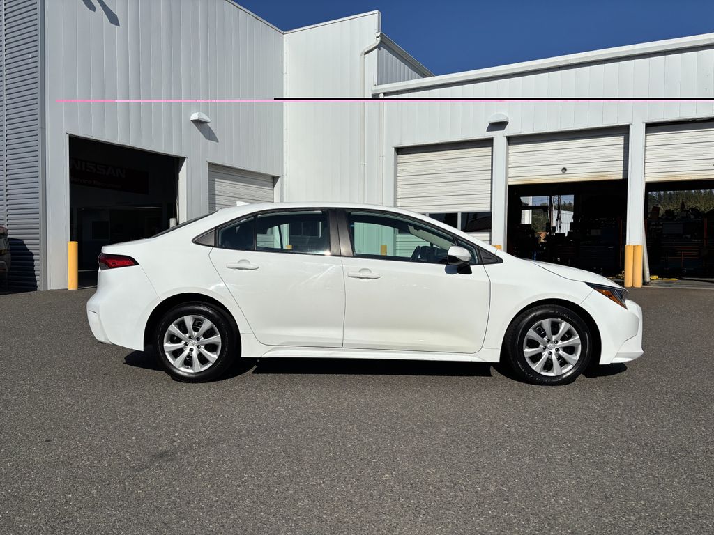 2023 Toyota Corolla LE - Photo 8