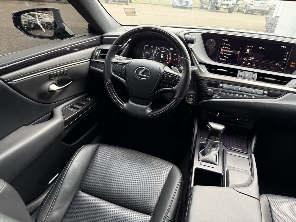 2019 Lexus ES 350 - Photo 21