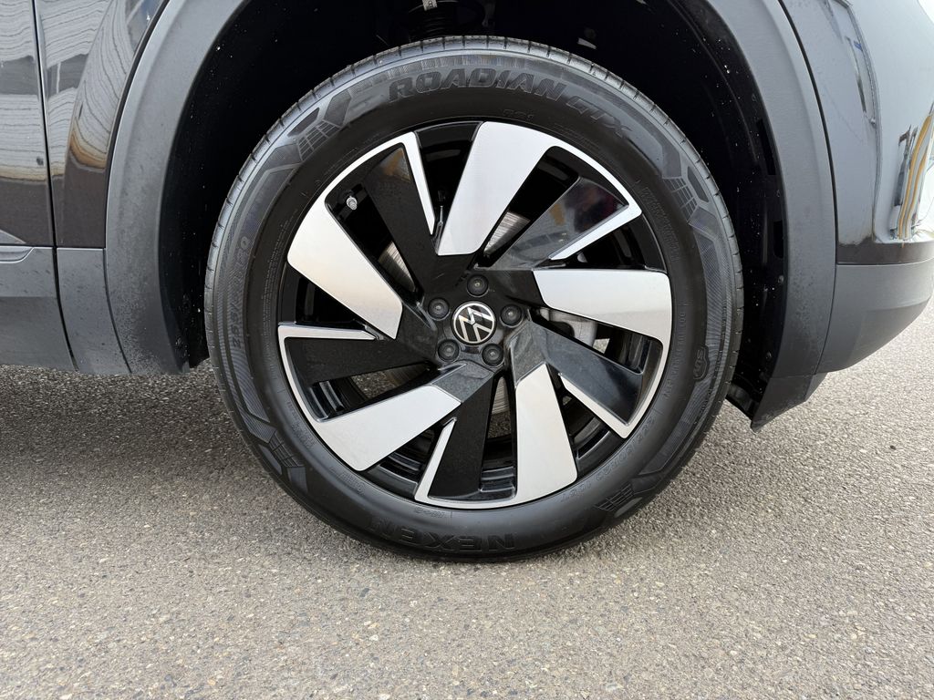 2025 Volkswagen Atlas Cross Sport SE w/Tech - Photo 9