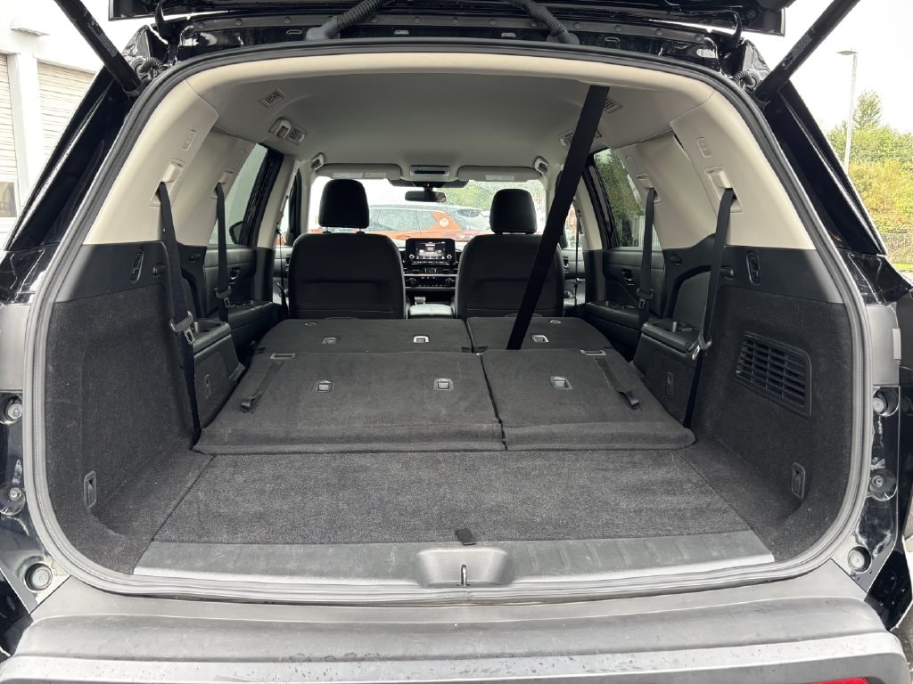 2025 Nissan Pathfinder SV - Photo 27