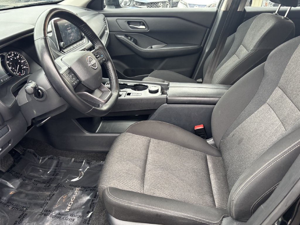 2025 Nissan Rogue SV - Photo 12