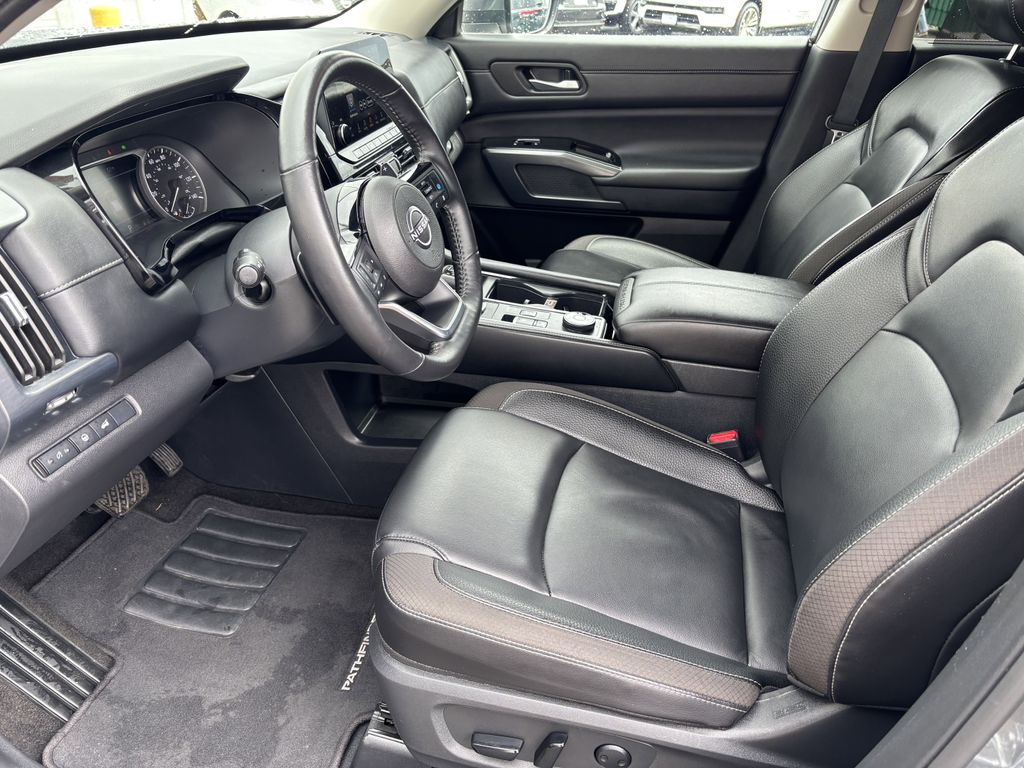 2025 Nissan Pathfinder SL - Photo 13