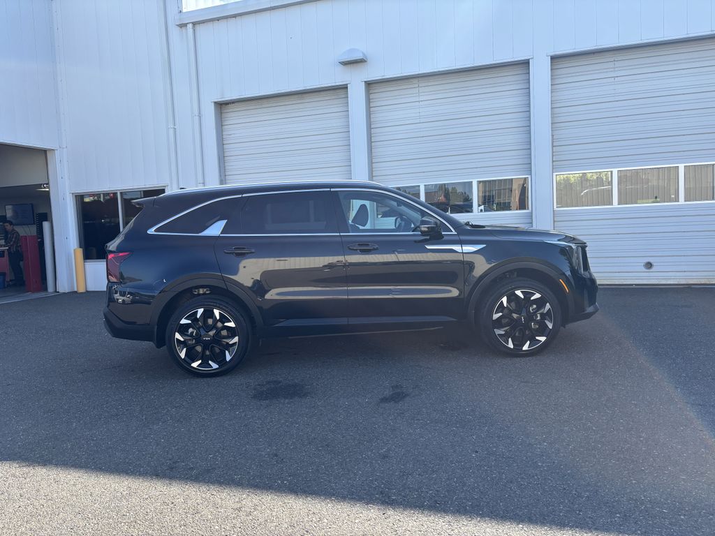 2025 Kia Sorento EX - Photo 8