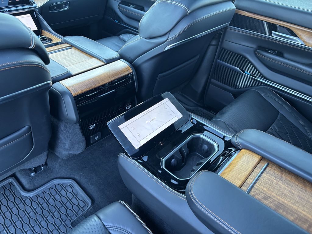 2024 Jeep Grand Wagoneer L Series III - Photo 24