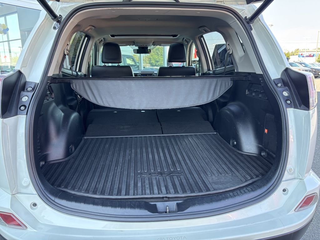 2018 Toyota RAV4 Limited - Photo 28