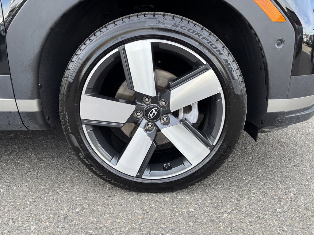 2025 Hyundai Santa Fe Limited - Photo 9
