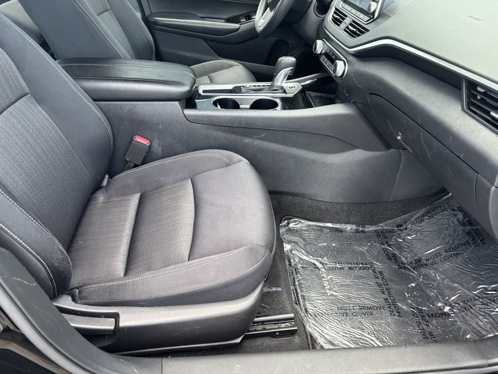 2021 Nissan Altima SV - Photo 20