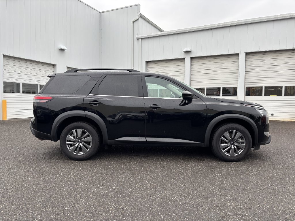 2025 Nissan Pathfinder SV - Photo 7