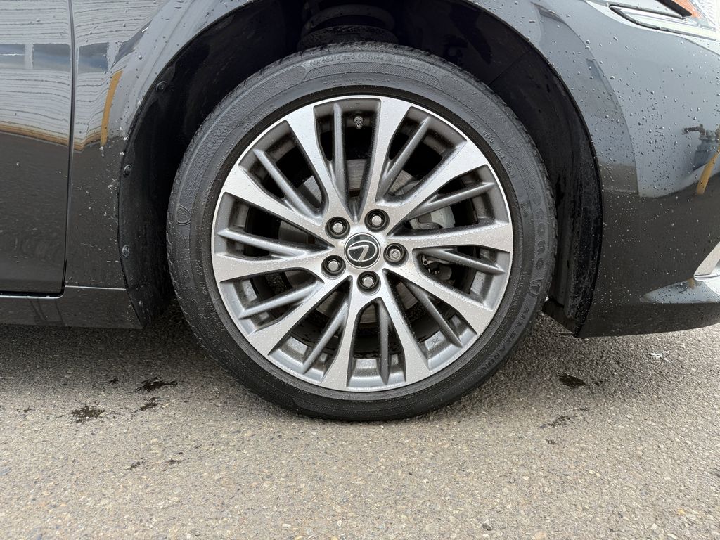 2019 Lexus ES 350 - Photo 9