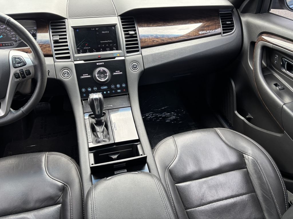 2019 Ford Taurus Limited - Photo 22