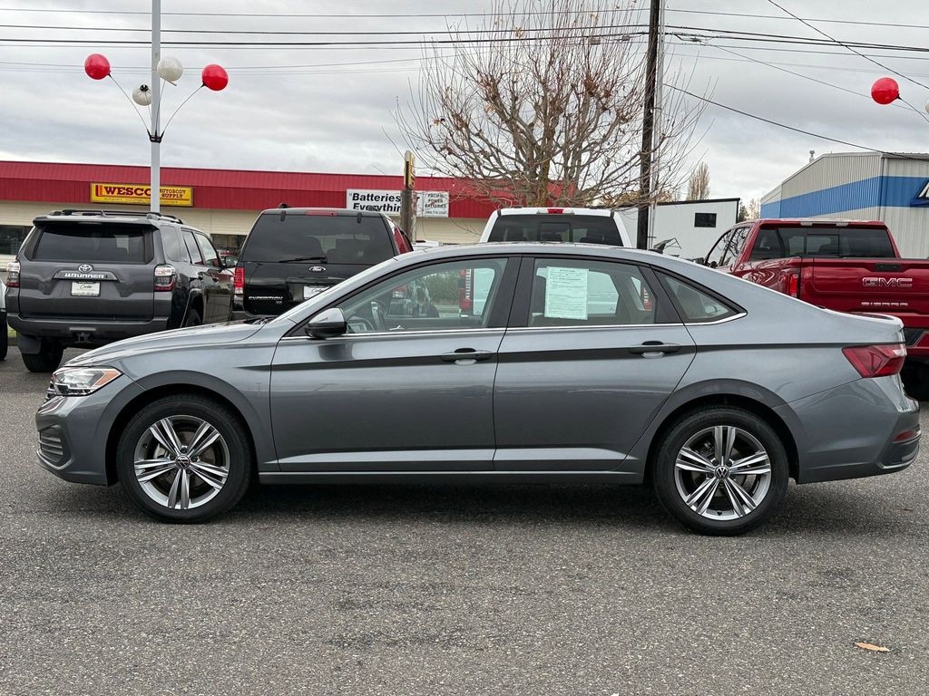 Used 2024 Volkswagen Jetta 1.5T SE Sedan