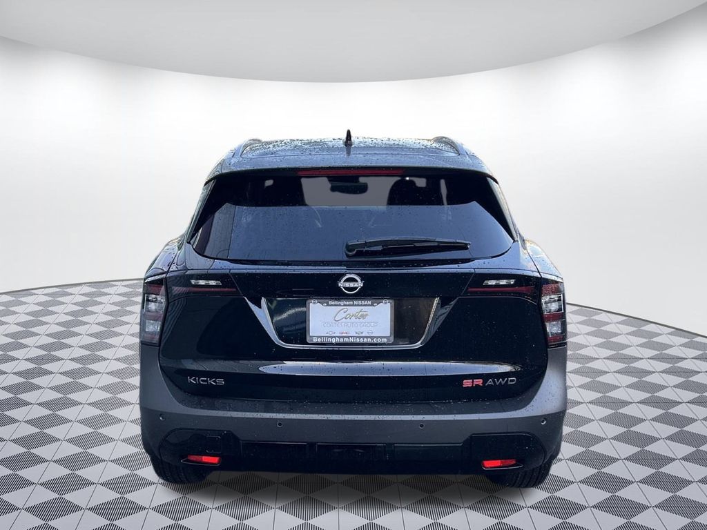2025 Nissan Kicks SR photo 4