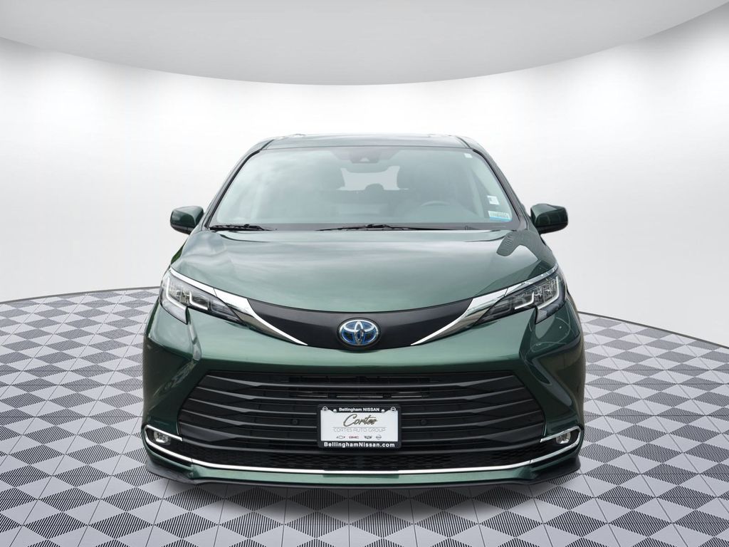 Used 2021 Toyota Sienna XLE with VIN 5TDYRKEC4MS050636 for sale in Bellingham, WA