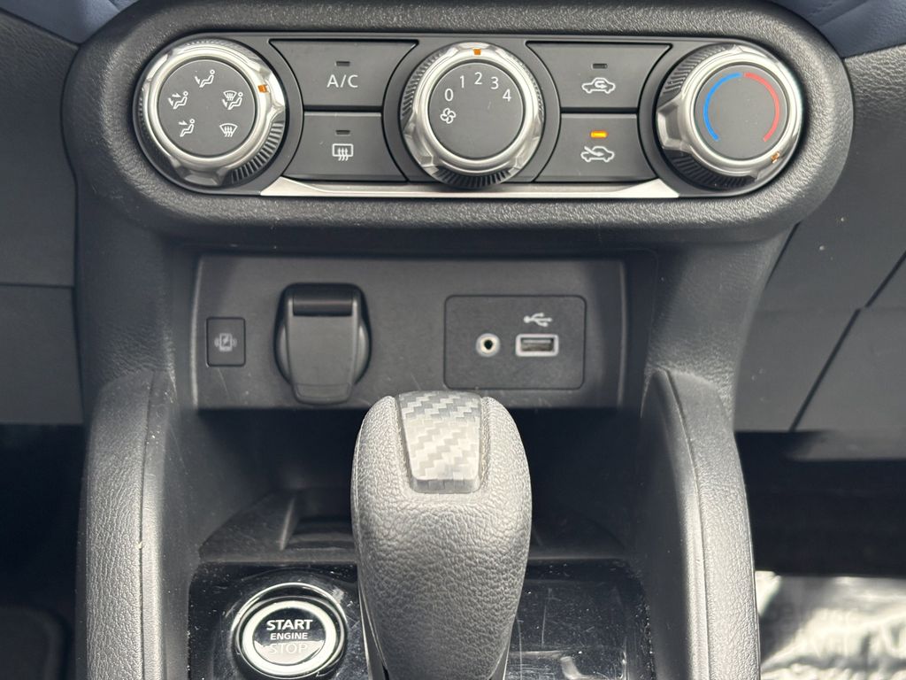 2023 Nissan Versa Sedan SV - Photo 19