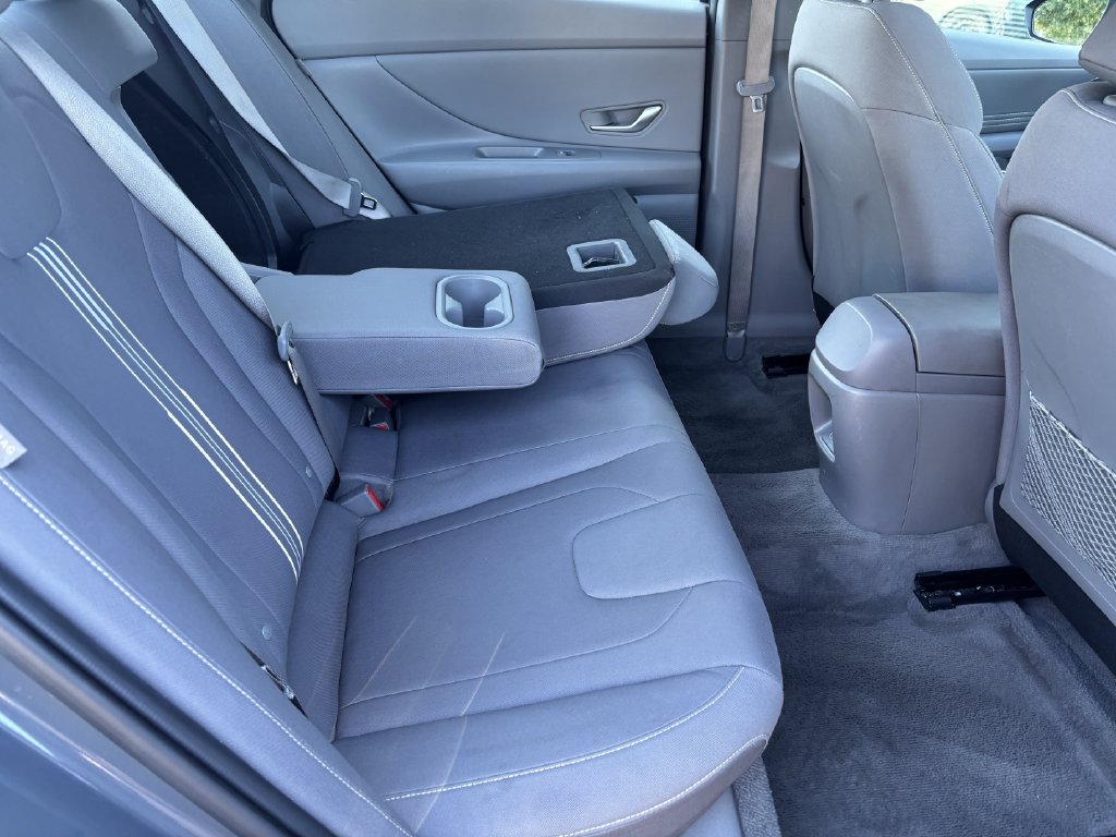 2025 Hyundai Elantra SEL - Photo 28