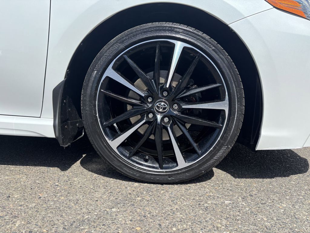 2020 Toyota Camry XSE - Photo 10
