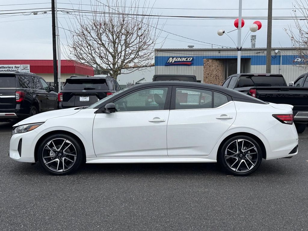 2024 Nissan Sentra SR photo 4