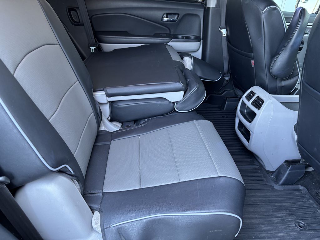 2021 Honda Pilot LX - Photo 30