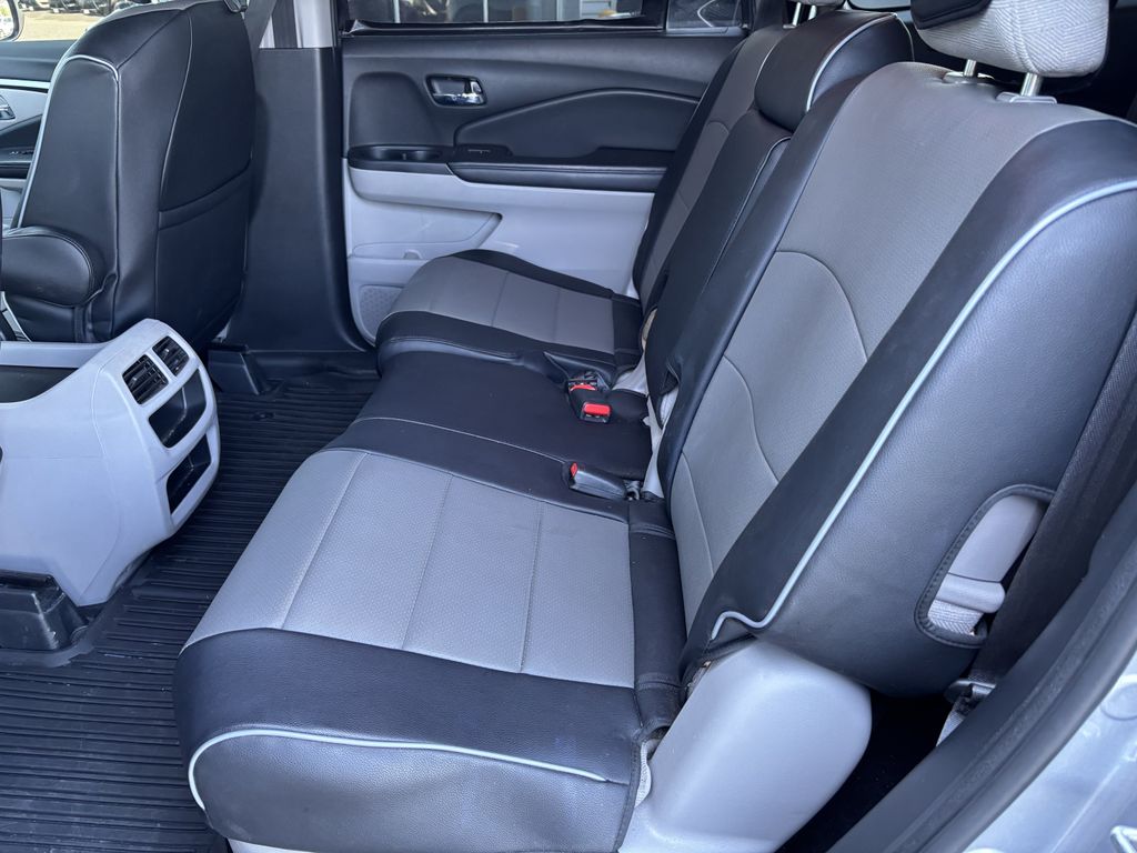 2021 Honda Pilot LX - Photo 24