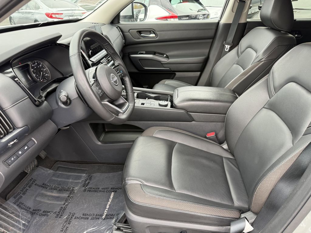 2025 Nissan Pathfinder SL - Photo 12