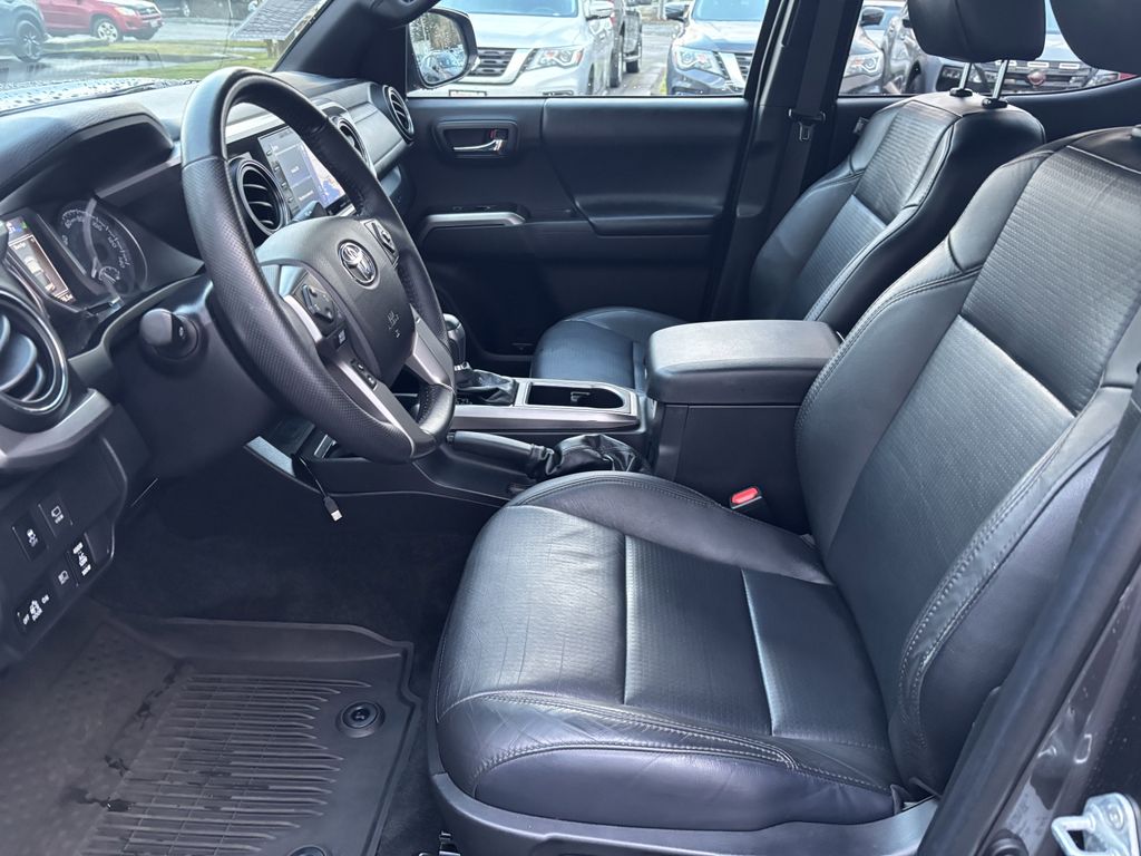2022 Toyota Tacoma Limited - Photo 12