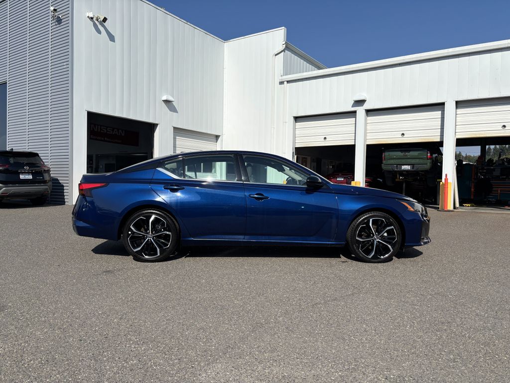 2024 Nissan Altima SR - Photo 8