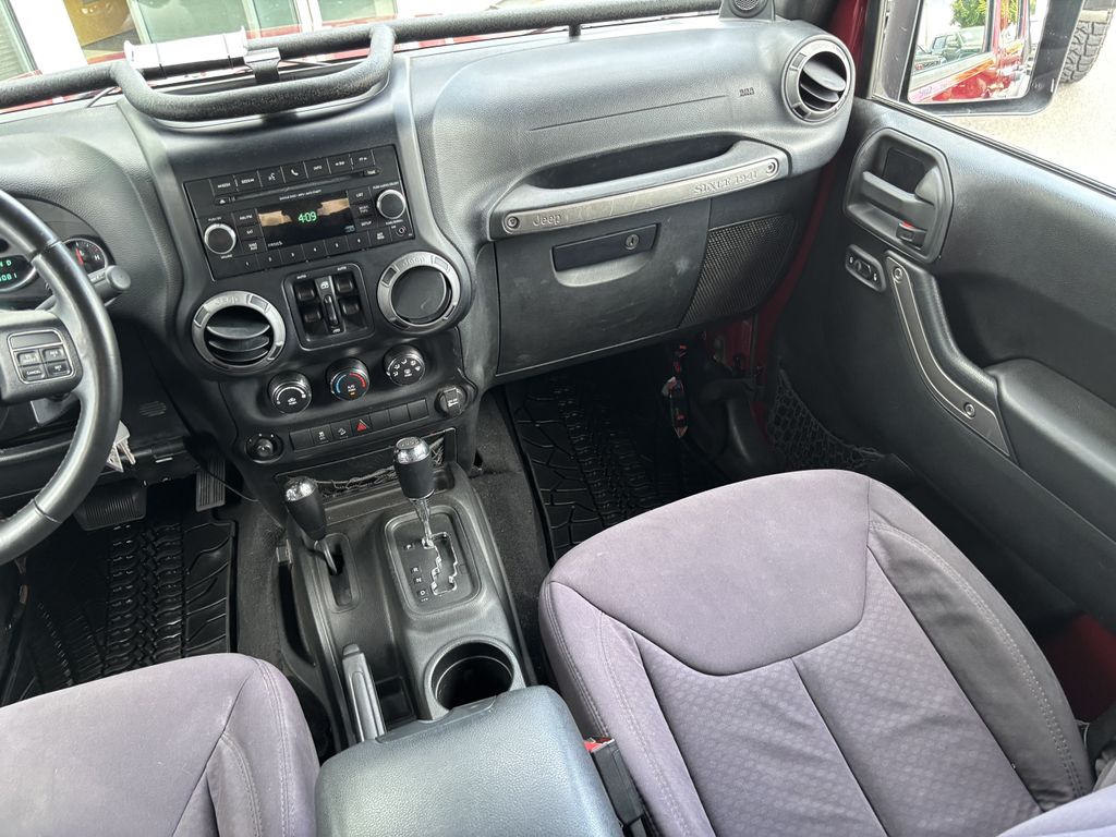 2013 Jeep Wrangler Unlimited Sport - Photo 18