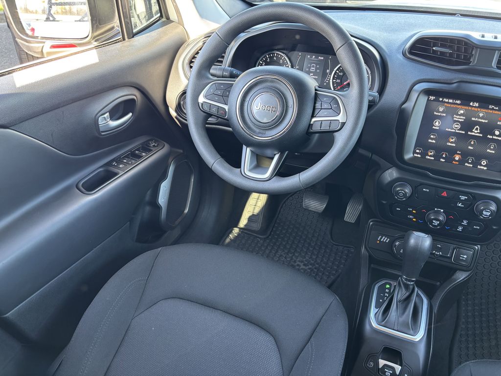 2023 Jeep Renegade Latitude - Photo 24